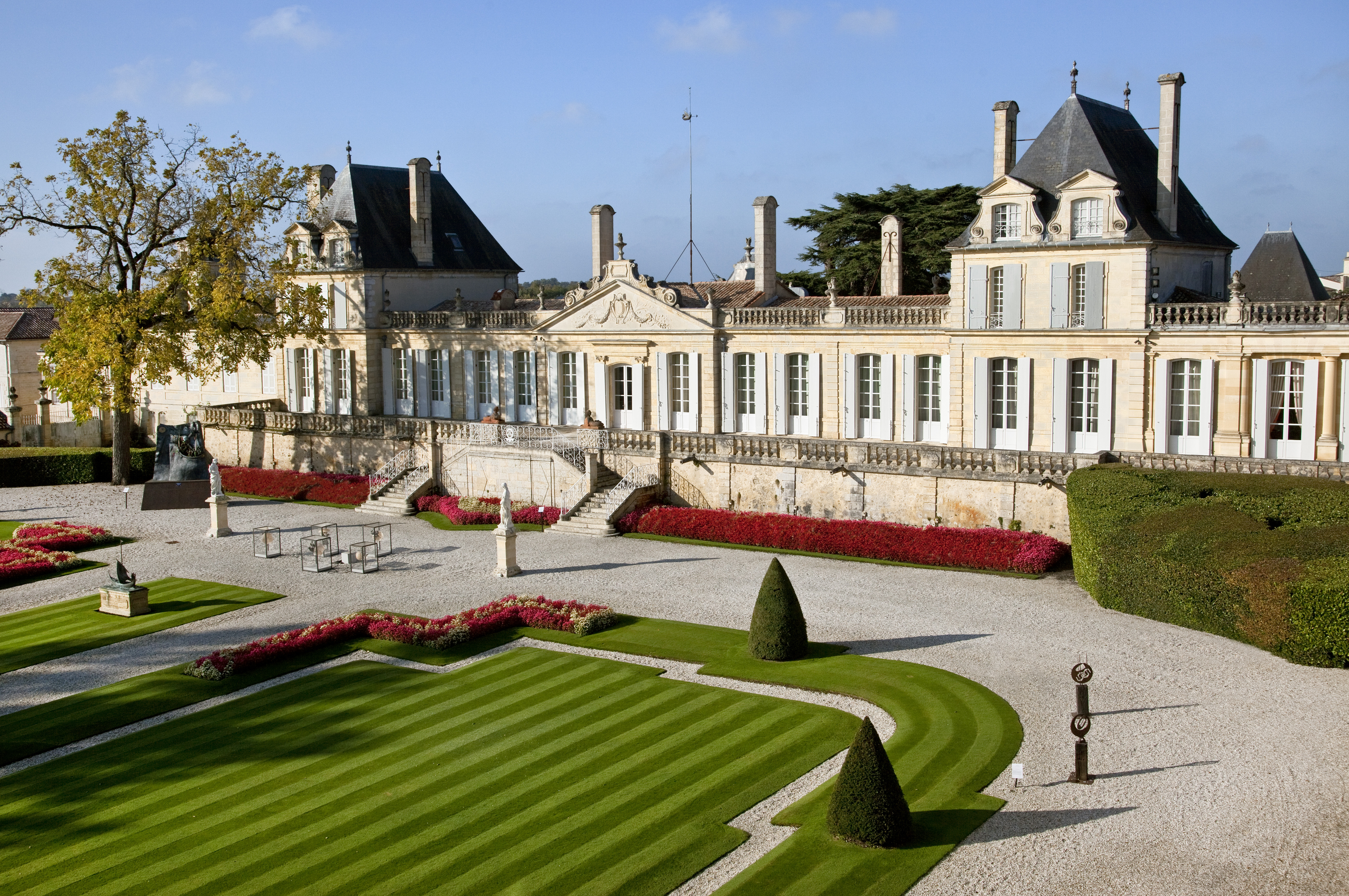“波尔多的凡尔赛宫”，2022龙船庄园期酒上线